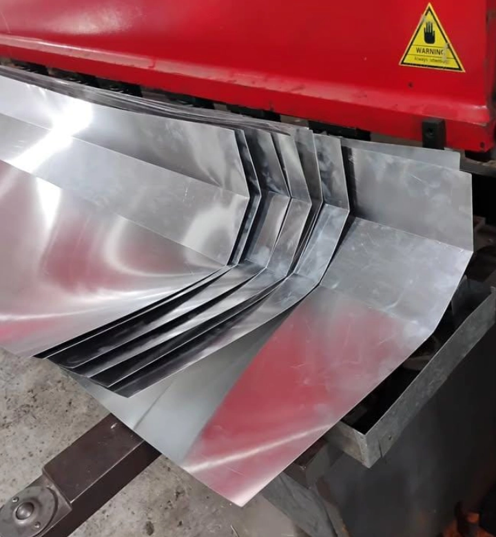 Corte e Dobra de Aço no Rio de Janeiro | Dobras de chapas de aço RJ Corte e Dobra de Aço no Rio de Janeiro | Dobras de chapas de aço RJ